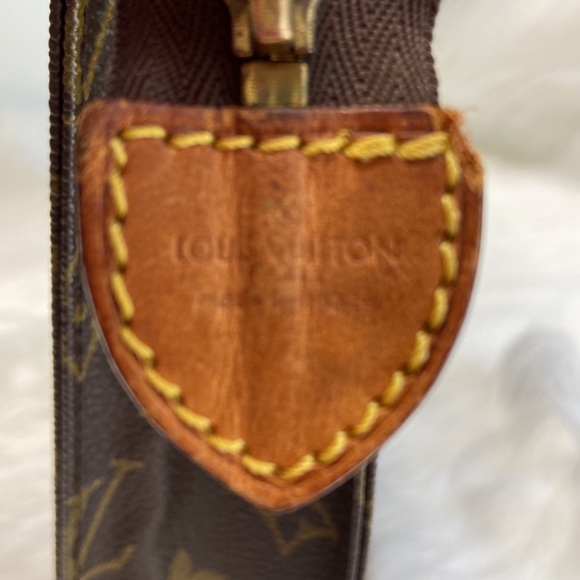 Louis Vuitton Monogram Toiletry Pouch 26 - Picture 9 of 9